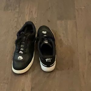 Black and white good condition